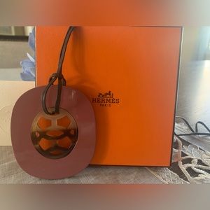 Beautiful Hermes Blush Necklace